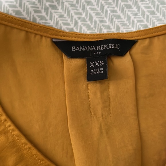 Beautiful marigold satin look & feel top. EXCELLENT CONDITION - Picture 2 of 4